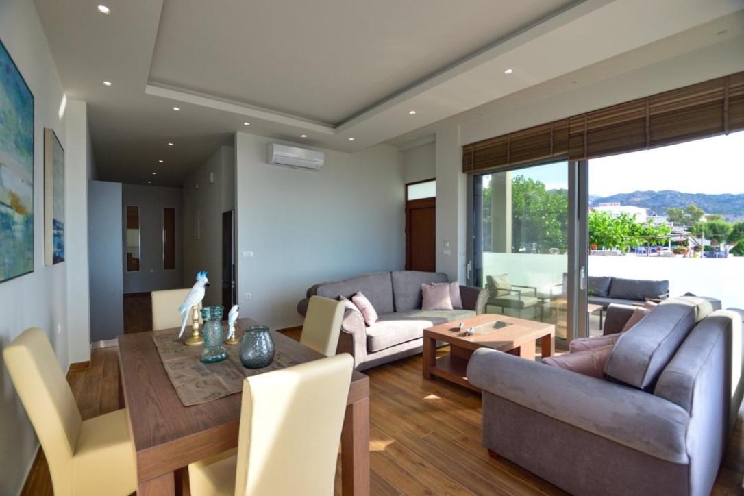 Gonis Grand Luxury Suite Палеохора Экстерьер фото