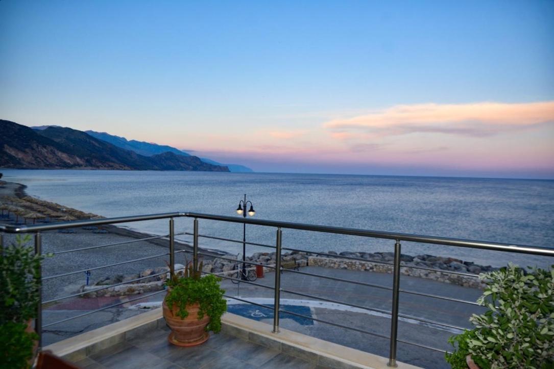 Gonis Grand Luxury Suite Палеохора Экстерьер фото